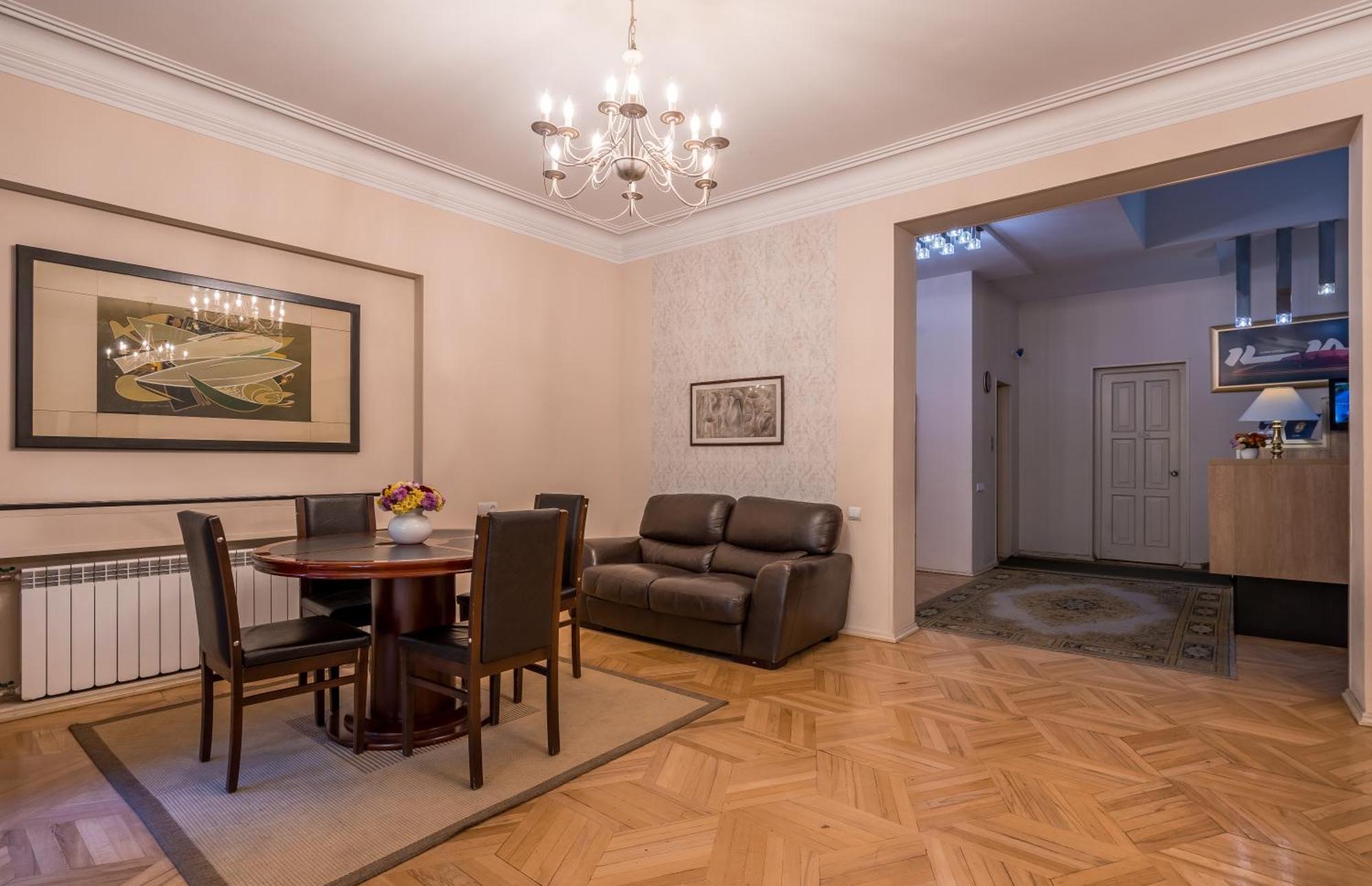Iliani Hotel Tbilisi Esterno foto