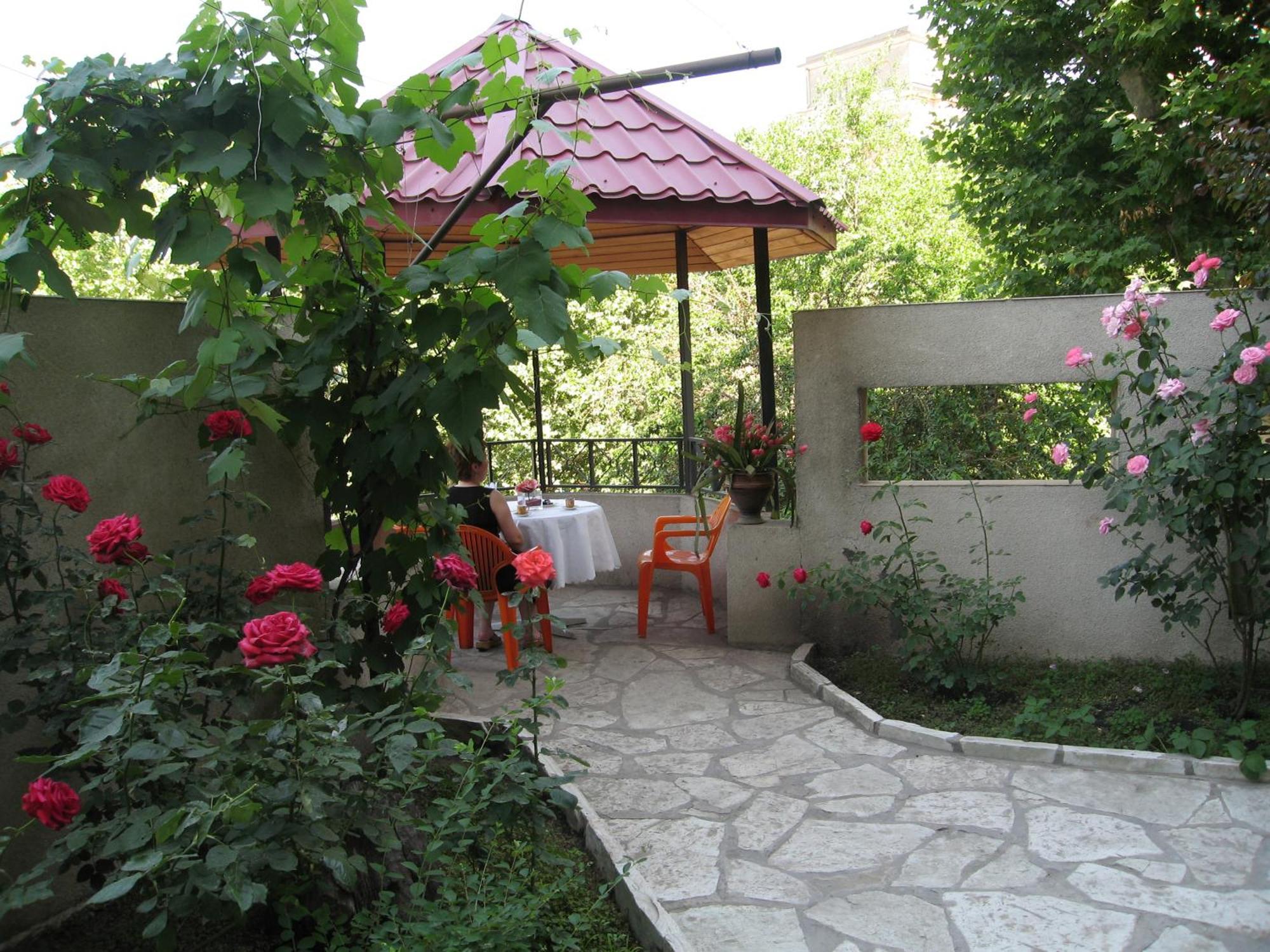 Iliani Hotel Tbilisi Esterno foto